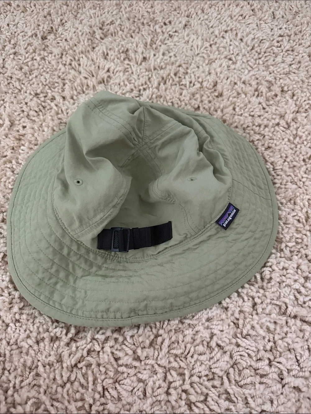 Patagonia Light Olive Wide-Brim Bucket Hat with Chin Strap kids size large